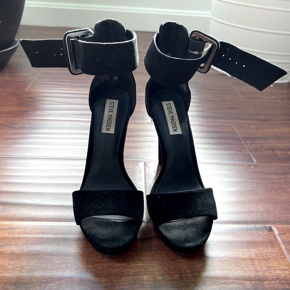 Excellent condition Steve Madden heels shoes Size 7